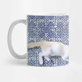Hmong Harmony – Playful Cats in Tribal Pattern Mug